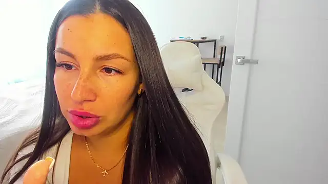 AvisFlowers' Live XXX Chat