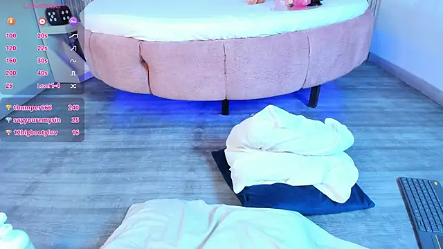 Saracooper__ live XXX chat