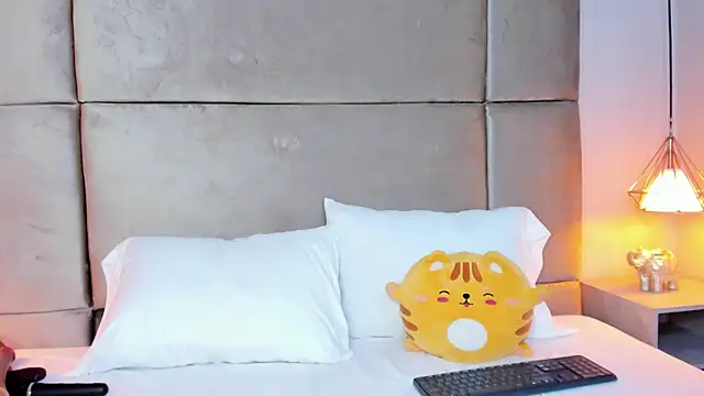 isabel_sofiaaのライブXXXチャット