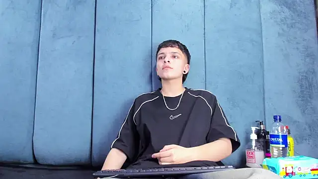 Megan_Thompson_ Live XXX-Chat