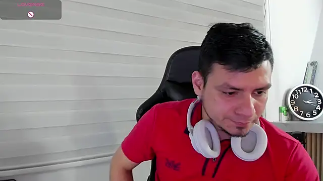 Chat +18 de Rick_Adams ao vivo