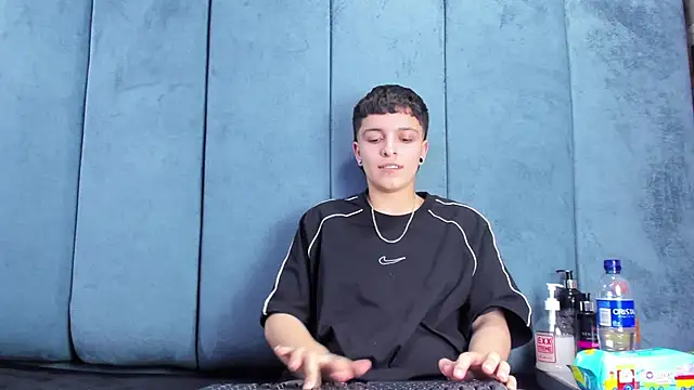 Megan_Thompson_ Live XXX-Chat