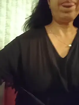 NakedMILFx 现场XXX聊天