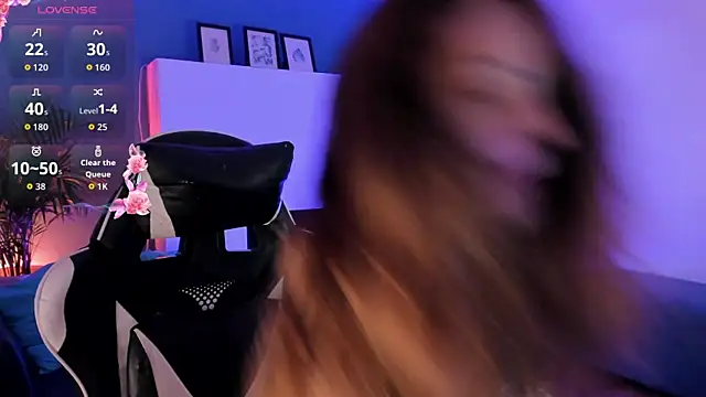 Megan_inked Adlı Modelin Canlı XXX Sohbeti