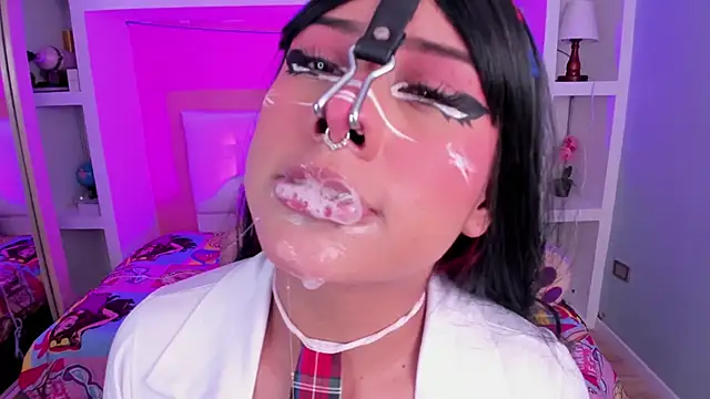 miss___megan: онлайн-секс-чат