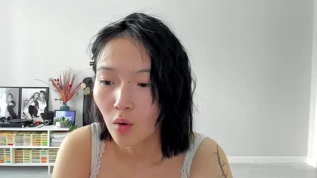 ailey_chao: онлайн-секс-чат