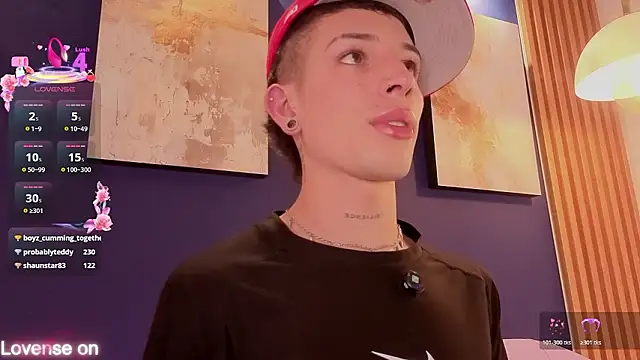 Luca_Prince_: διαδικτυακό σόου στην κάμερα