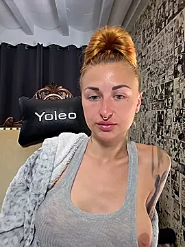 kylie_blck: απευθείας συνομιλία ΧΧΧ