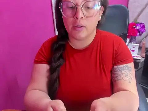 Sarah_Boobs_ Chat XXX in diretta