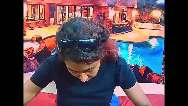 IndianSexyButt Chat XXX live