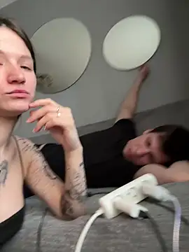 horny_milkis 即時 XXX 聊天