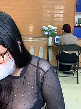 Chatroom XXX en direct de hide_from_colleagues