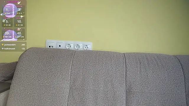 Chatroom XXX en direct de RayaNenlia