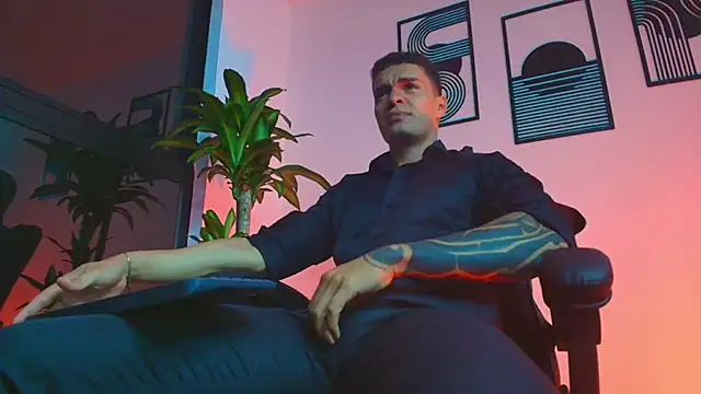 ALPHA_DOMINUS_ live XXX chat