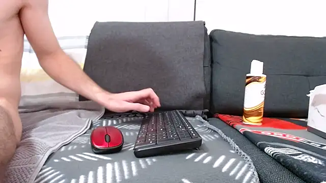 lilchristian@xh Show in webcam