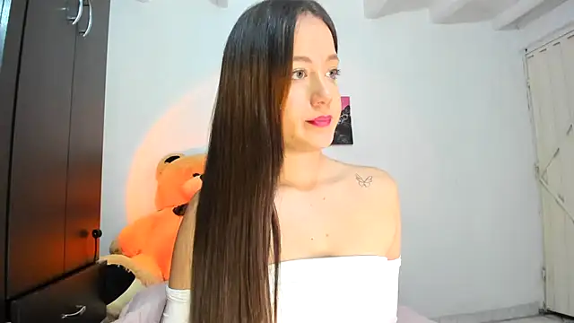 caro_gemmのライブXXXチャット