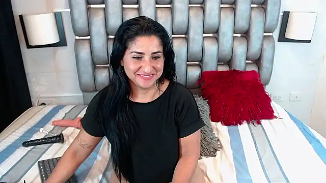 Chatroom XXX en direct de Miia_Rosee_