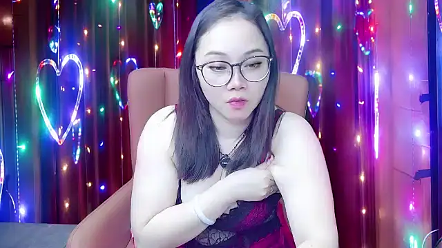 Dolcegattina-Asian's Live XXX Chat