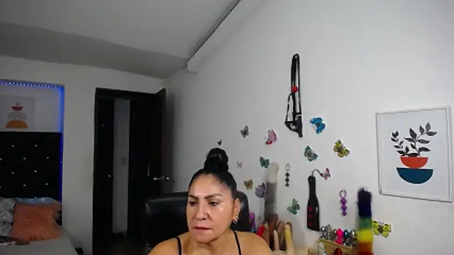 Chatroom XXX en direct de mature_bigboobs10