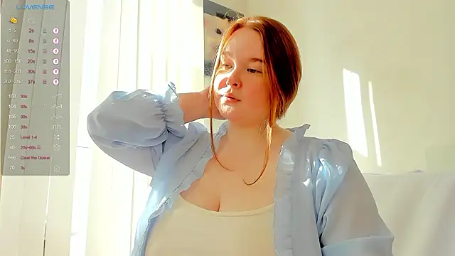 XXX chat uživo modela DebbieWoood