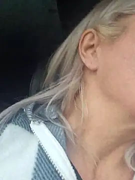 LadyTouch's Live XXX Chat