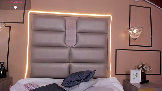 CAYLINCOLLINSn Live XXX chat