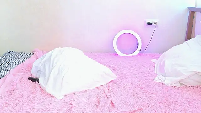 Pokazy przed kamerką – OnlyForYou_