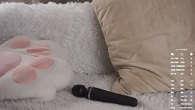 NakeshaPogarのライブXXXチャット