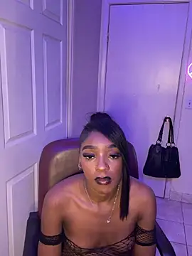 MidnightChanelのライブXXXチ ャット