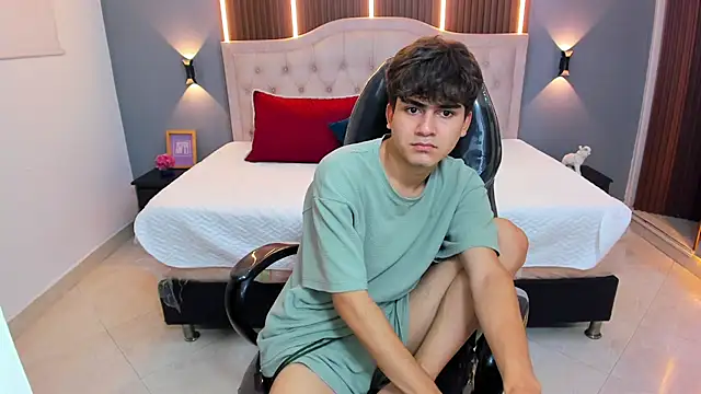 Tommy18__ – Naživo XXX chat