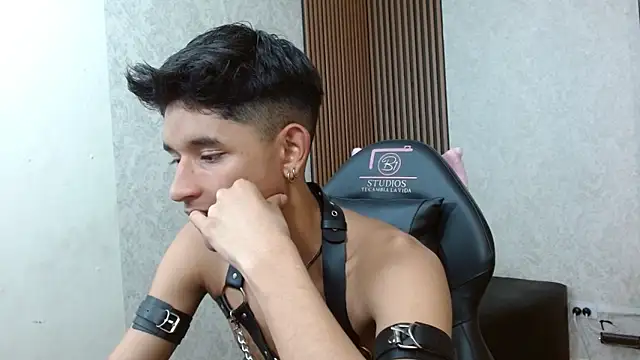 دردشة Blunt_tay الجنسية المباشرة