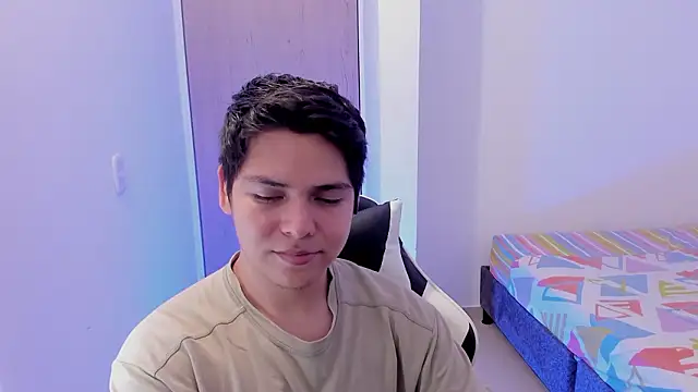 Chat +18 de Asta_YunoXXX ao vivo