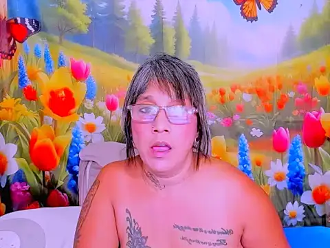 indianroxy's Live XXX Chat