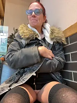 NataKitten Adlı Modelin Canlı XXX Sohbeti