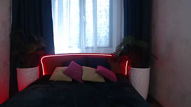 GirlPlayer Show in webcam