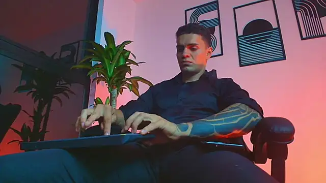 ALPHA_DOMINUS_: онлайн-секс-чат