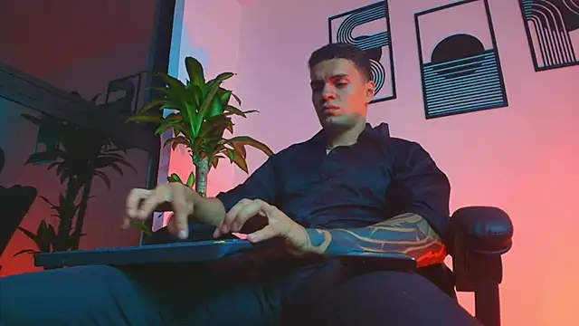 ALPHA_DOMINUS_ Adlı Modelin Canlı XXX Sohbeti