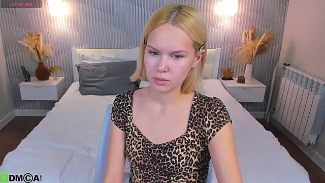 Chat XXX en directo de Ella-Ley