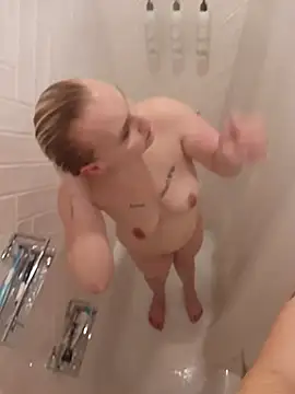 luckilyfound4's Webcam Show