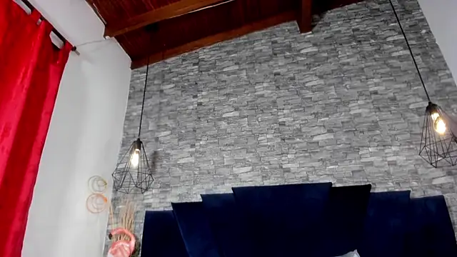 Emily_Brown18 élő XXX-chatje