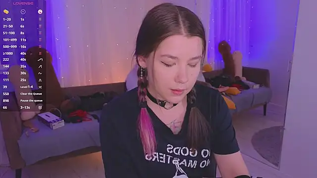 Mira_Falls Adlı Modelin Canlı XXX Sohbeti