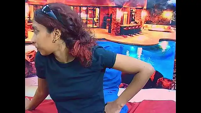 IndianSexyButt Adlı Modelin Canlı XXX Sohbeti