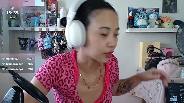 GloryKulikowski: διαδικτυακό σόου στην κάμερα