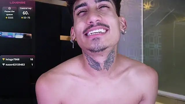 Dark_Eros_: διαδικτυακό σόου στην κάμερα