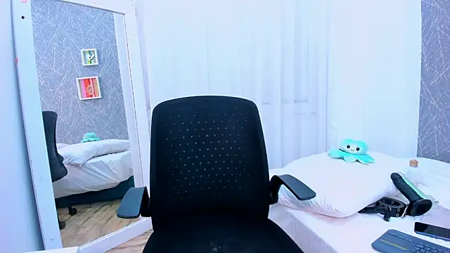 ViictoriiaSaenz: онлайн-секс-чат