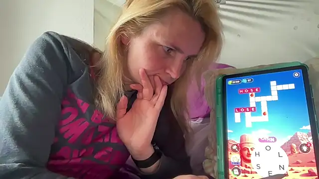 s-te-fan-i Show in webcam