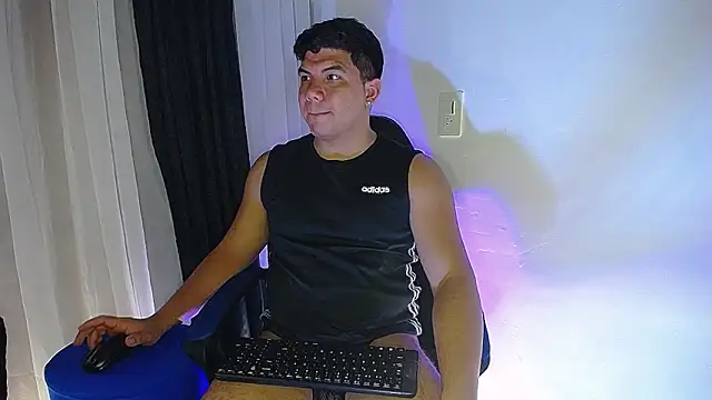 Uriel_Ray_のウェブカメラショー