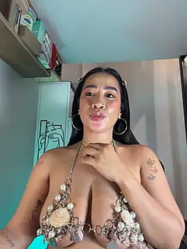 AsianMilfSheryl 现场XXX聊天