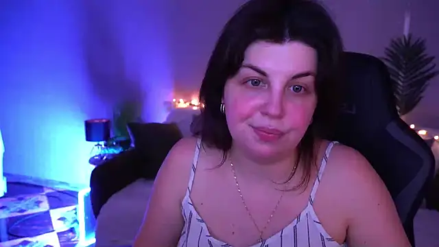 MirandaWong Adlı Modelin Canlı XXX Sohbeti