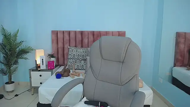 nana_levy's Live XXX Chat